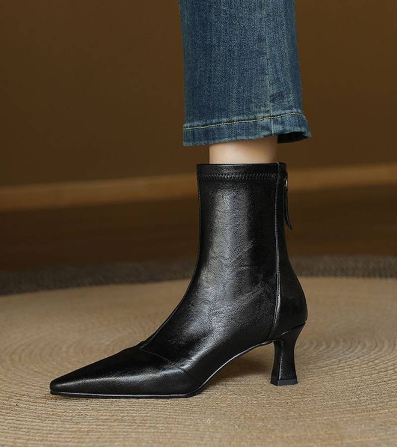 Fulvia - Minimalistische Lederstiefeletten mit mittelhohem