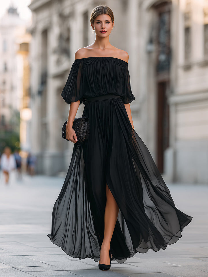 Schulterfreies Plissee-Maxikleid aus Chiffon