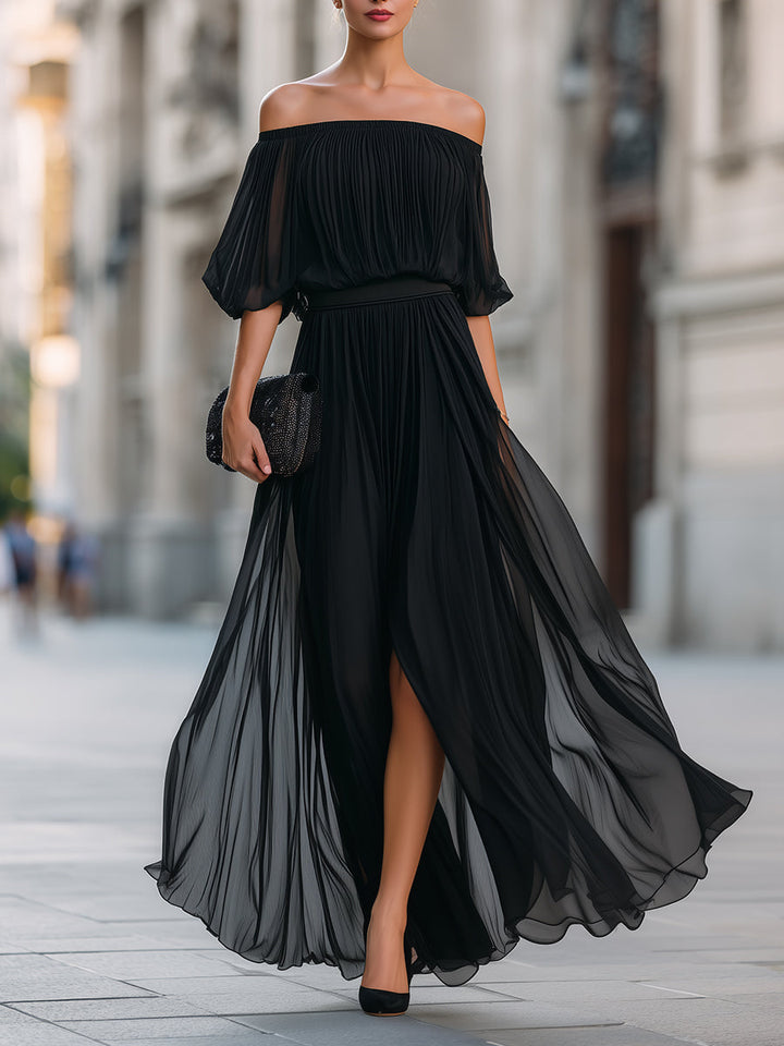 Schulterfreies Plissee-Maxikleid aus Chiffon