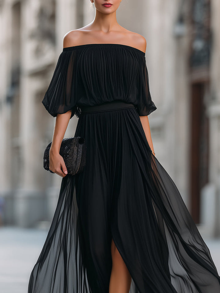 Schulterfreies Plissee-Maxikleid aus Chiffon