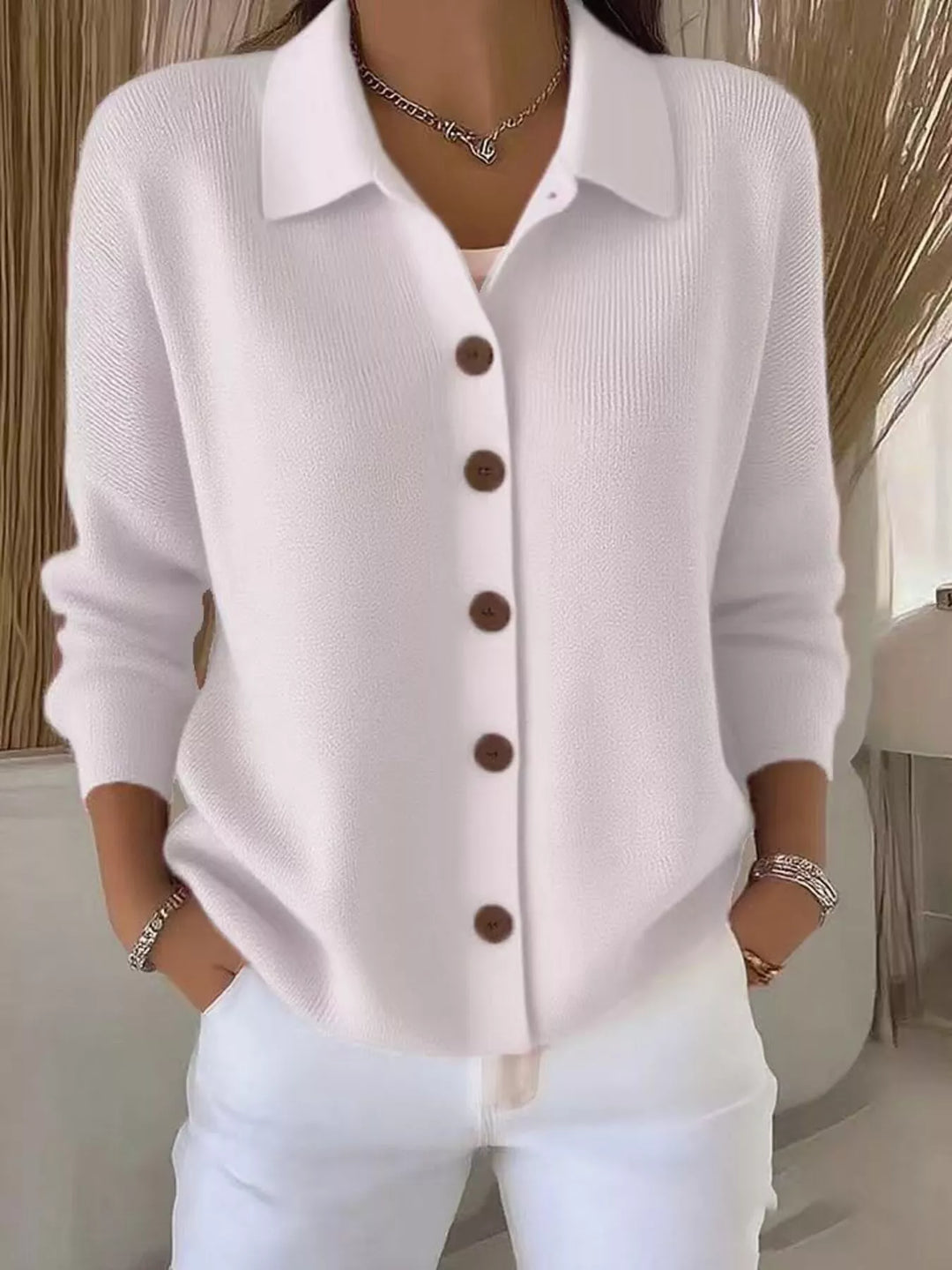 Mila - Elegants Strickjäckli mit Chnöpf