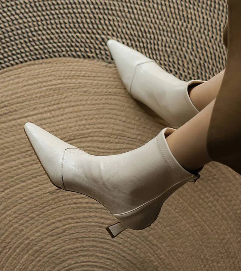Fulvia - Minimalistische Lederstiefeletten mit mittelhohem