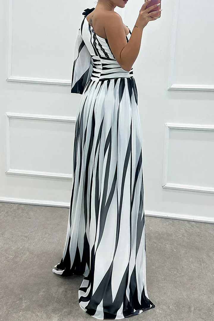 Hazel - Elegantes gestreiftes Maxikleid mit