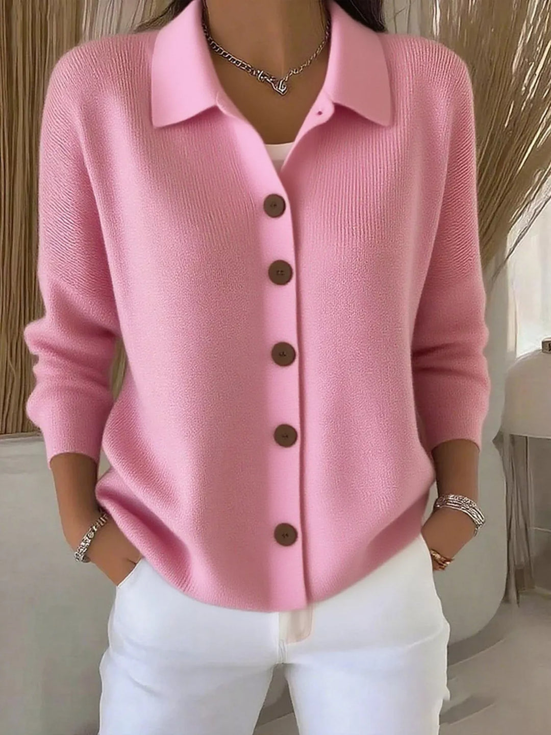 Mila - Elegants Strickjäckli mit Chnöpf