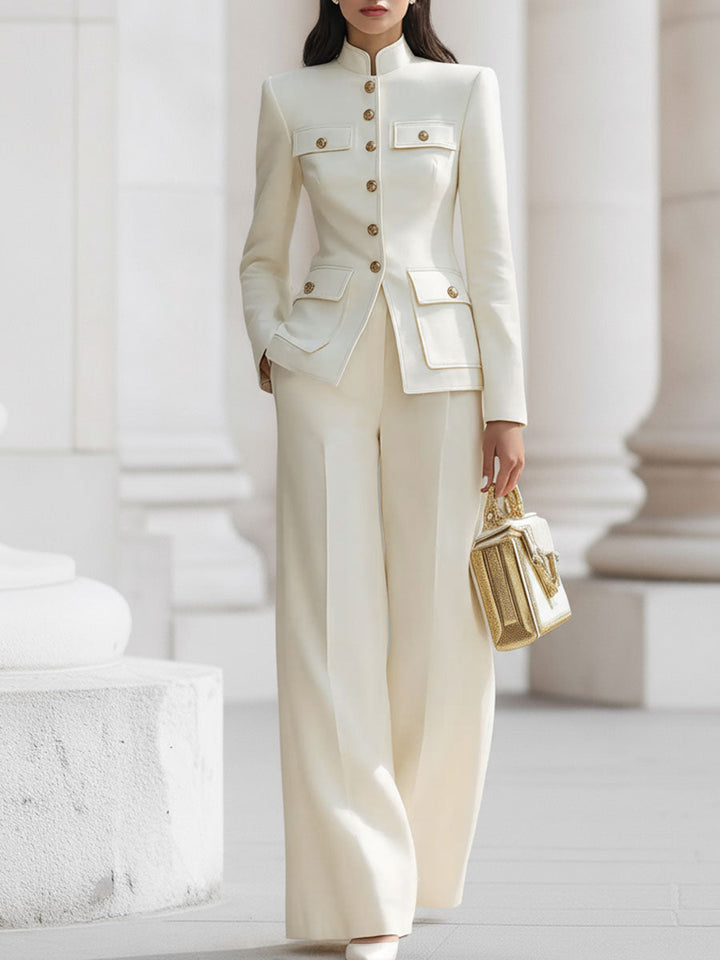 Christina - Elegant geschnittenes Kostümset in Creme mit goldenen Akzenten
