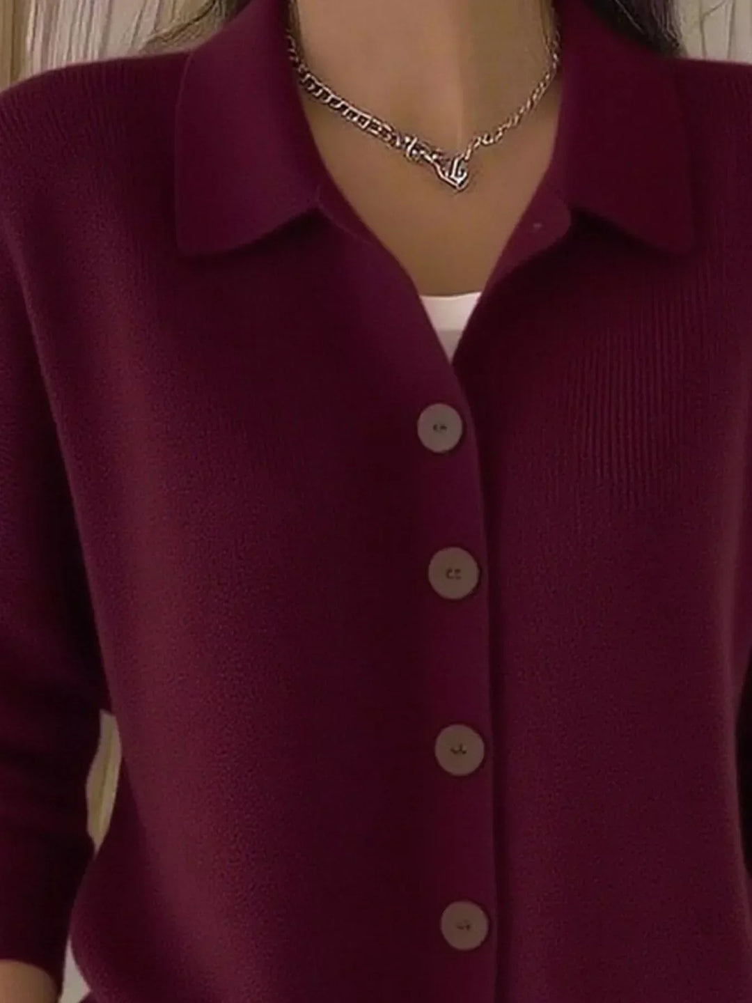 Mila - Elegants Strickjäckli mit Chnöpf
