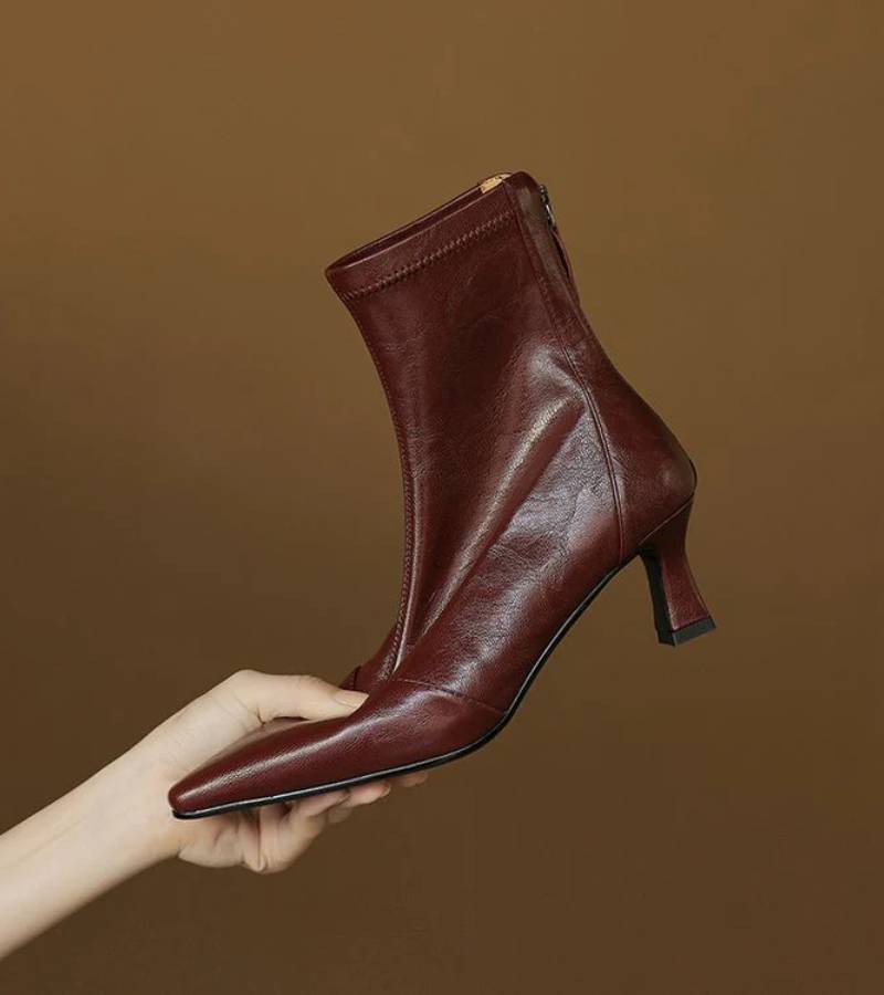 Fulvia - Minimalistische Lederstiefeletten mit mittelhohem