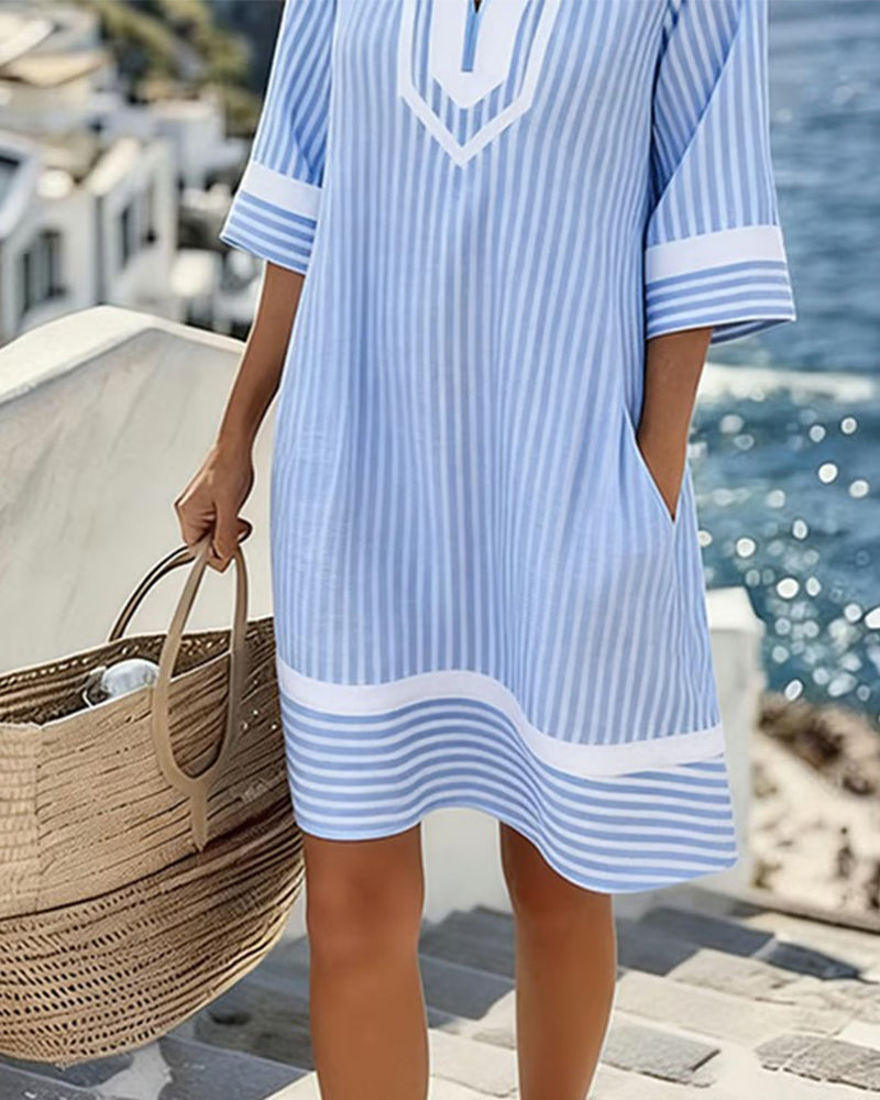 Alma - Gestreiftes Kleid mit V-Ausschnitt