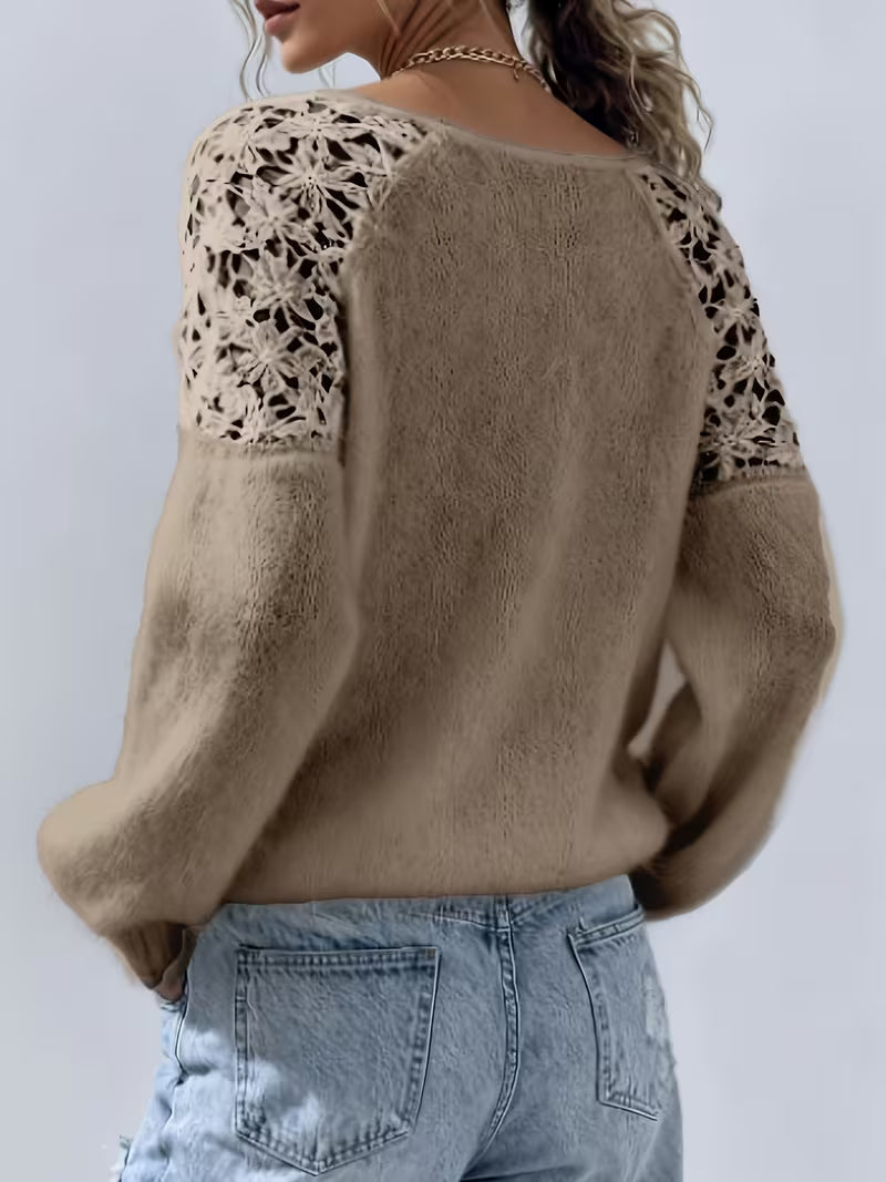Dobrina - Schulterfreier Spitzenpullover mit Cut-out-Design