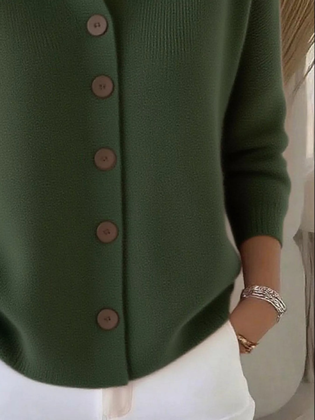Mila - Elegants Strickjäckli mit Chnöpf