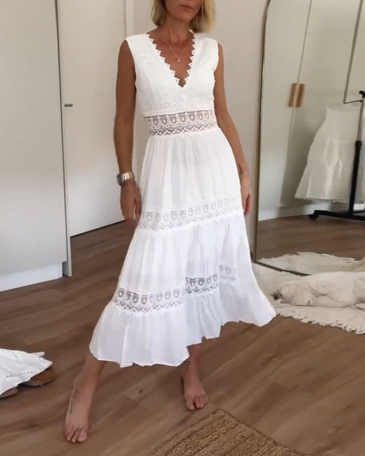 Clara - Spitzenkleid mit V-Ausschnitt