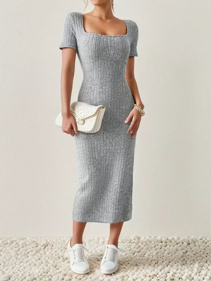 Raine - Strickkleid mit Quadrat-Ausschnitt