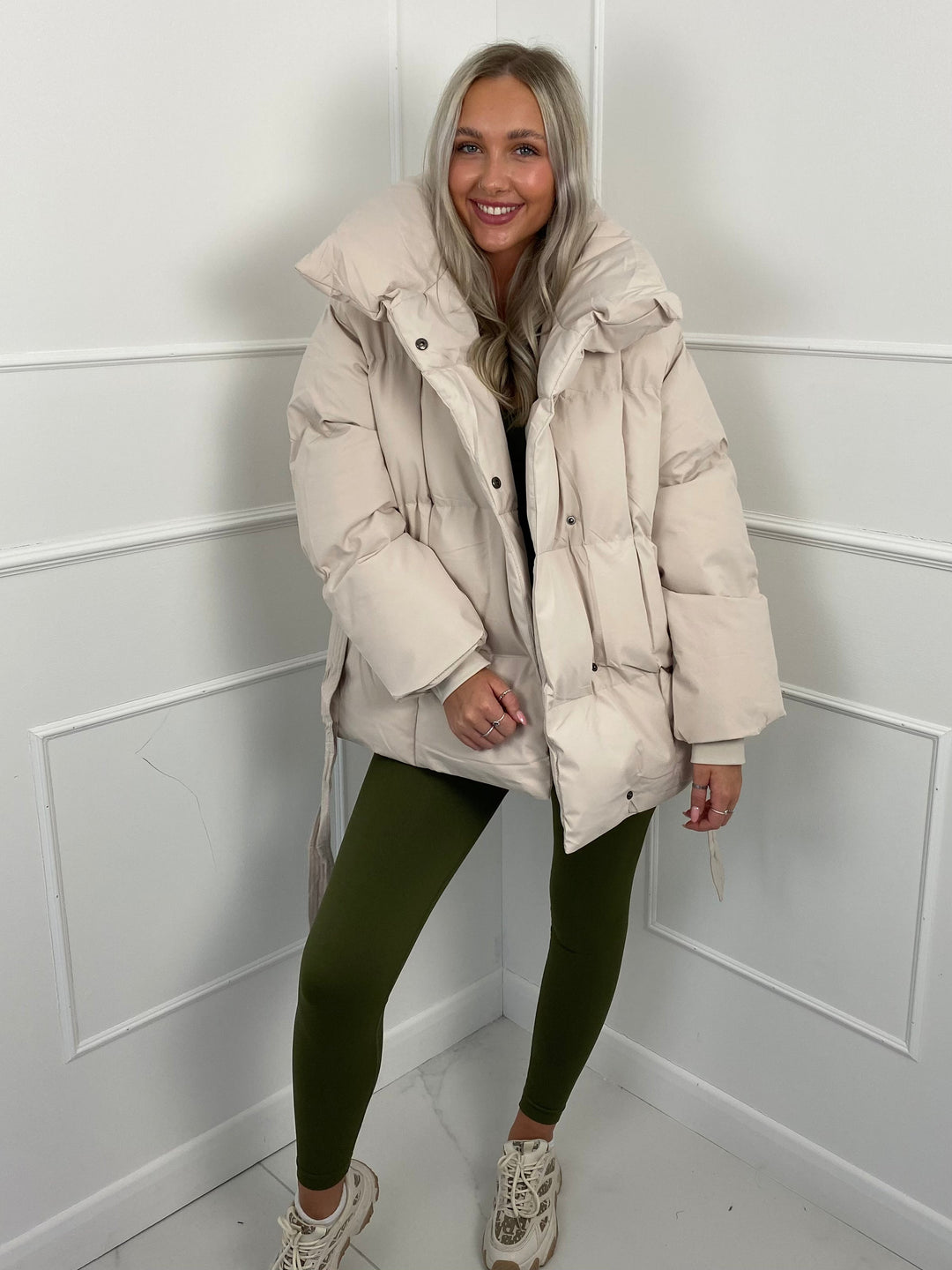 KARLY - Kurze Pufferjacke mit Gürteltasche