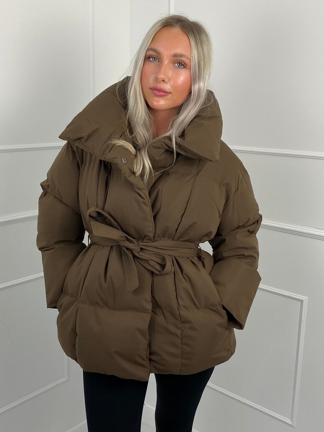 KARLY - Kurze Pufferjacke mit Gürteltasche