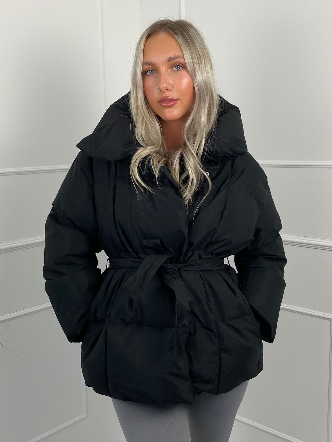 KARLY - Kurze Pufferjacke mit Gürteltasche