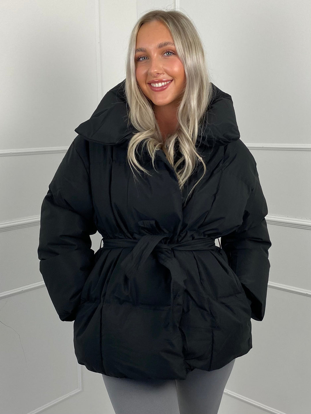 KARLY - Kurze Pufferjacke mit Gürteltasche