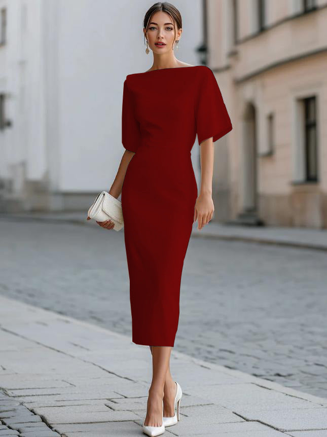 Tailliertes Midikleid mit kurzen Ärmeln