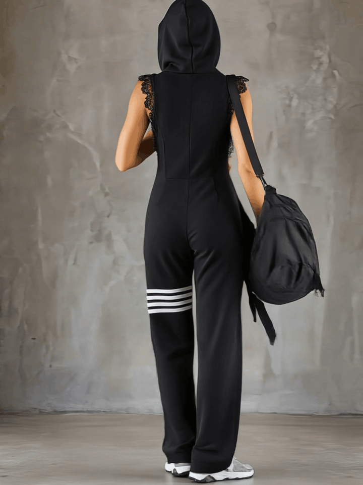 Daniela - Sportlicher Retro-Overall mit Kapuze und Streifen