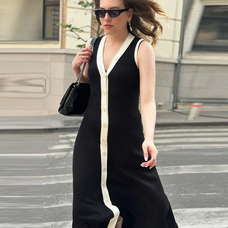 Ines - Ärmelloses Kleid mit V-Ausschnitt