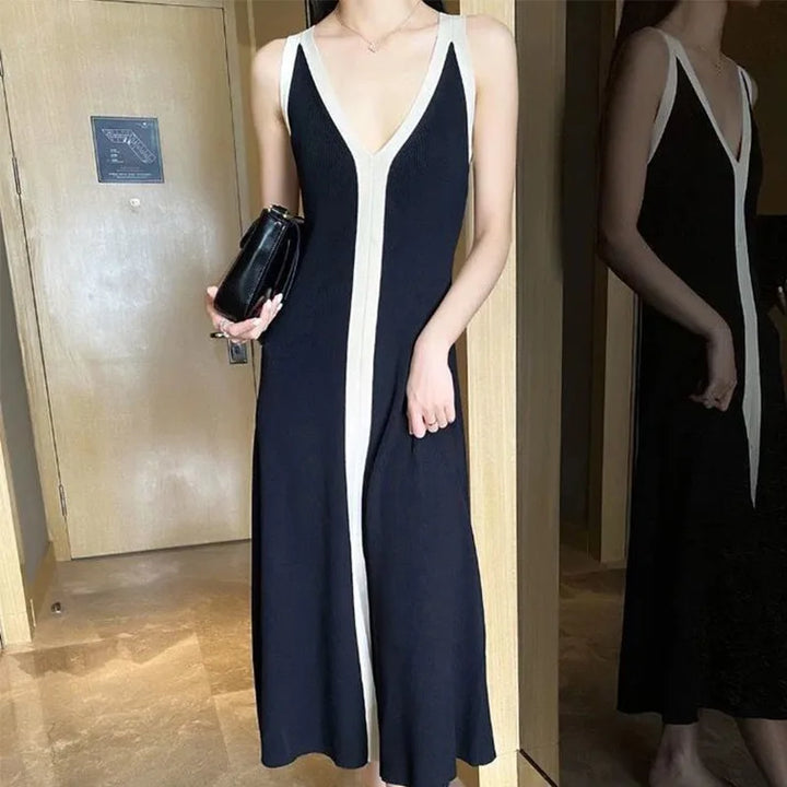 Ines - Ärmelloses Kleid mit V-Ausschnitt