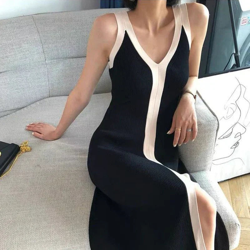 Ines - Ärmelloses Kleid mit V-Ausschnitt