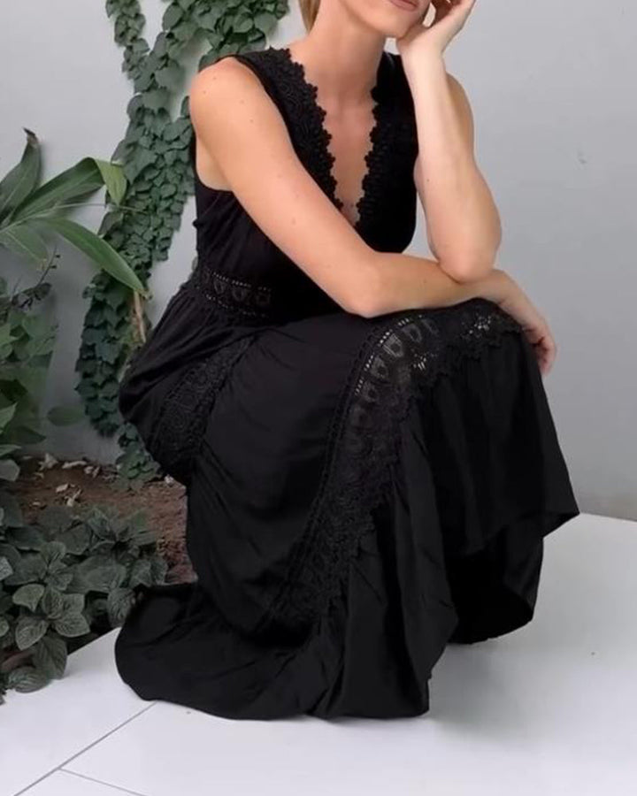 Clara - Spitzenkleid mit V-Ausschnitt