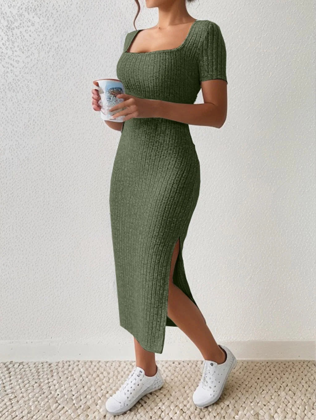 Raine - Strickkleid mit Quadrat-Ausschnitt