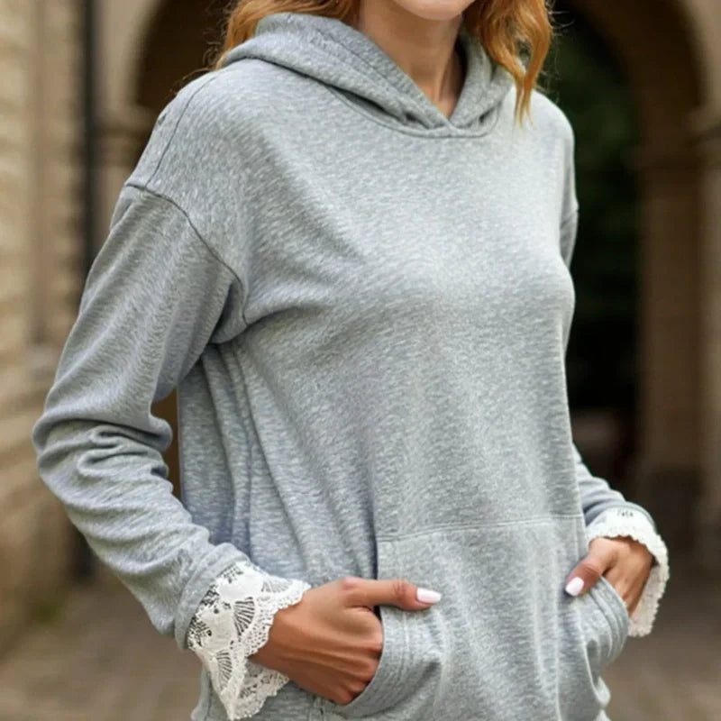 Aveline - Hoodie mit Spitzenakzenten und