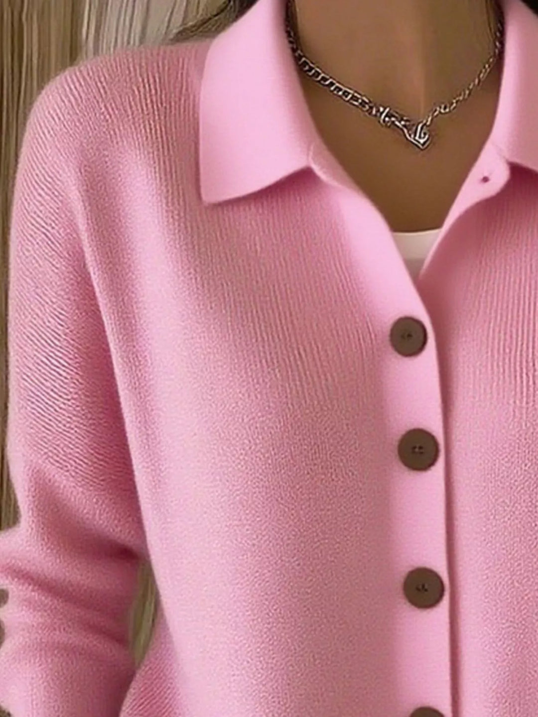 Mila - Elegants Strickjäckli mit Chnöpf