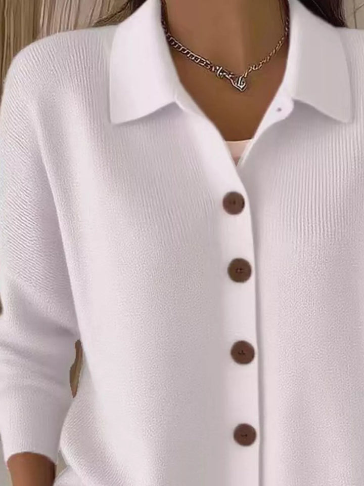 Mila - Elegants Strickjäckli mit Chnöpf