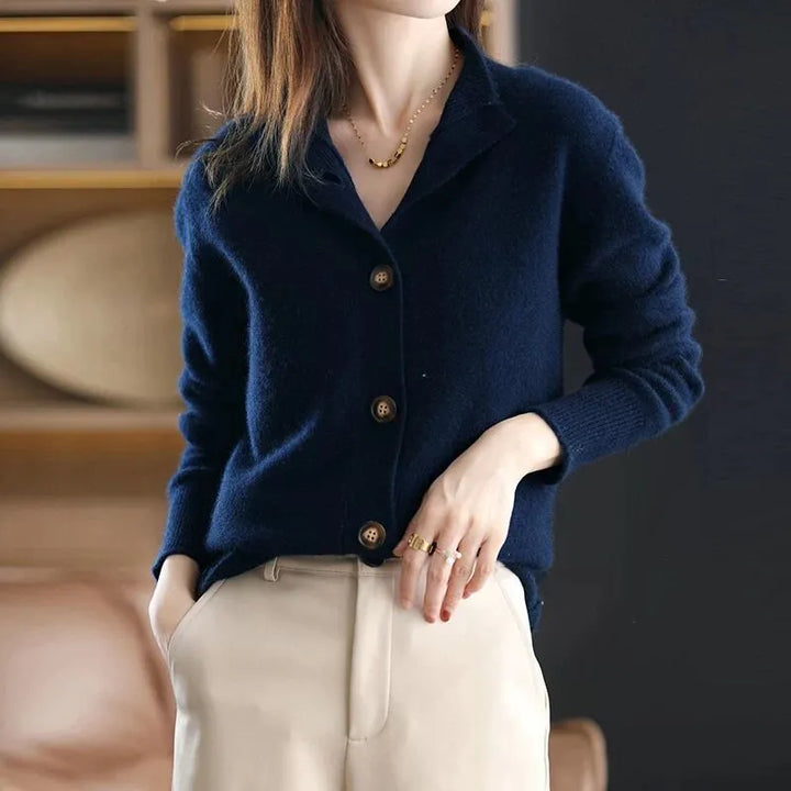 Jasmin - Stilvolle, bequeme, weiche Strickjacke