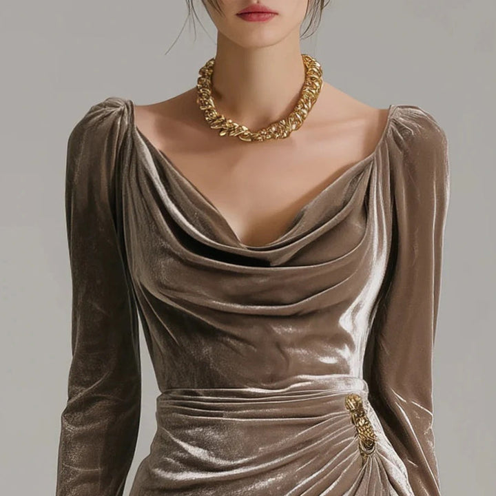 Margarette - Elegantes Velourkleid mit Drapierung
