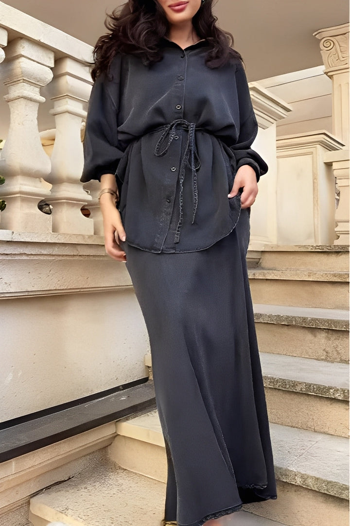 Radomira - Ensemble aus einer geknoteten Bluse